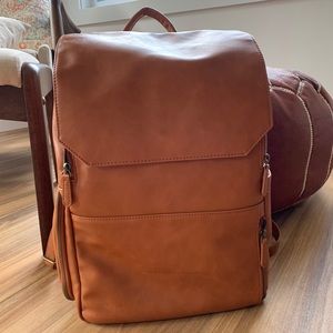 Atlas Supply Co. Camera bag in the color Penny